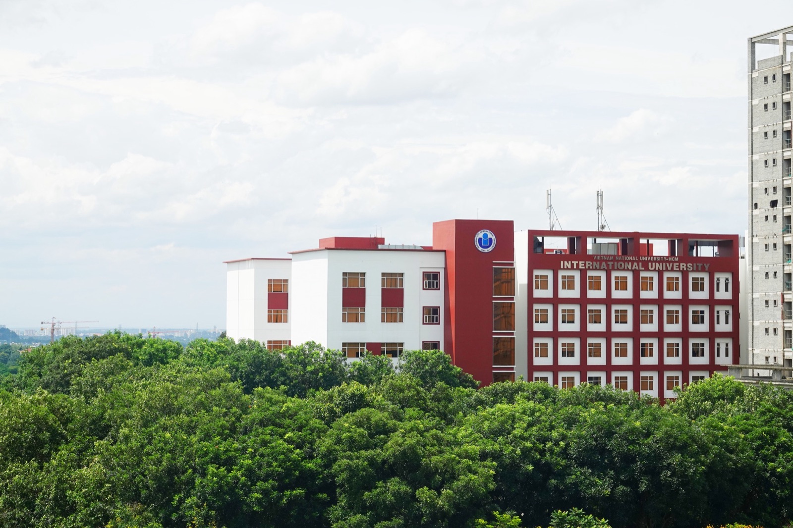 Khuôn viên Trường Đại học Quốc tế